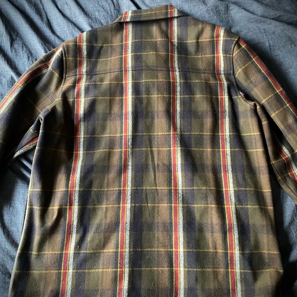 Pendleton Plaid Heavy Shirt with side pockets. - Picture 7 of 9